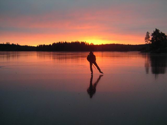 21/12 -04 Gryning på Älgsjöarna - 3 bilder.